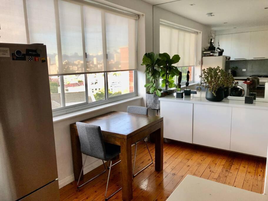 Artistic, Spacious And Comfortable 1 Bedroom *